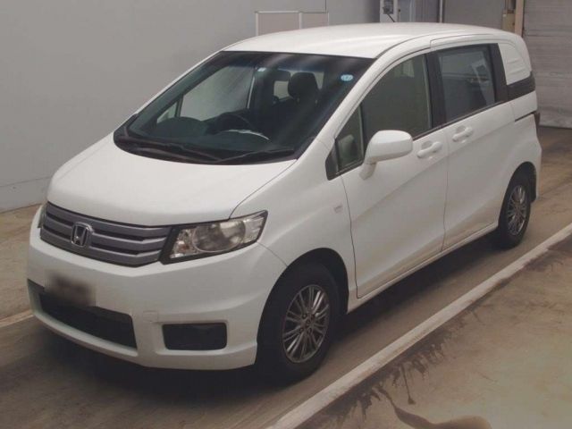 2169 Honda Freed spike GB3 2014 г. (TAA Kantou)